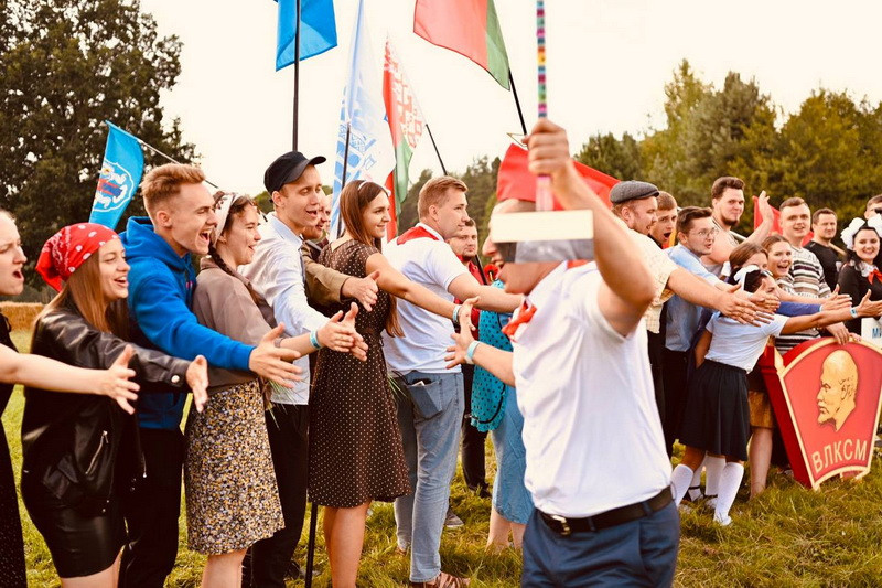 Более 800 участников объединил фестиваль для работающей молодежи "Олимпия" в Воложинском районе
