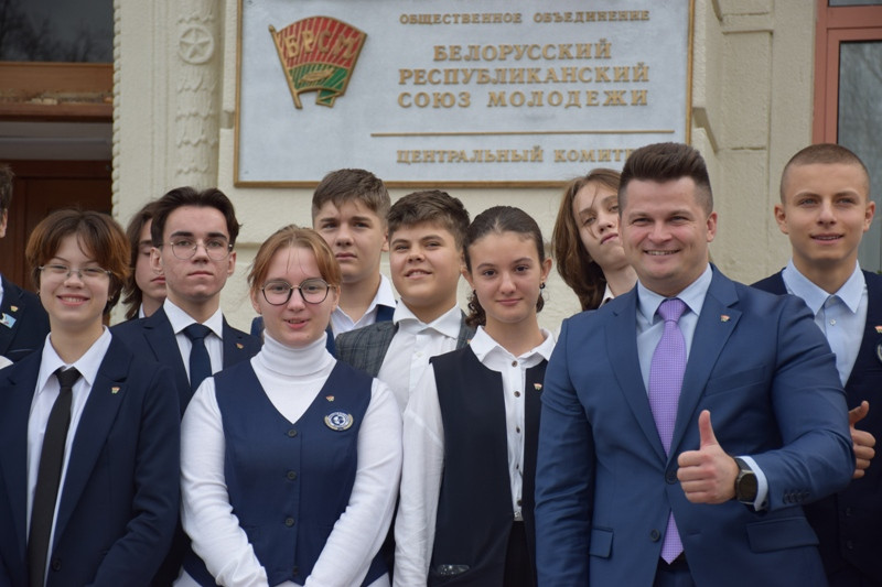 В Союз с друзьями! В Республиканском доме молодежи в Минске состоялся торжественный прием в ряды БРСМ