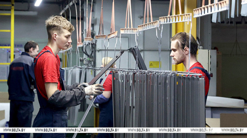 Лукашенко: молодежь будем поддерживать, но тех, кто хочет трудиться
