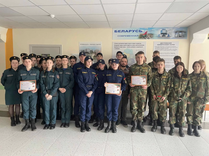 Квест и строевая. Как в Заводском прошел военно-патриотический слет Квест и строевая. Как в Заводском прошел военно-патриотический слет