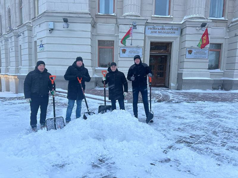 На личном примере: Уберем снег вместе! На личном примере: Уберем снег вместе!