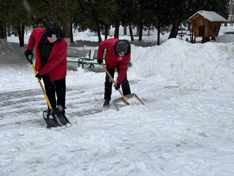 Почти 6 тыс. молодых людей присоединились к уборке снега в Минске
