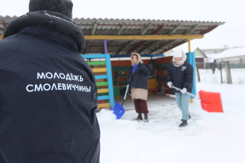 Более 4 тыс. жителей Минской области присоединились в службам ЖКХ на уборке улиц от снега