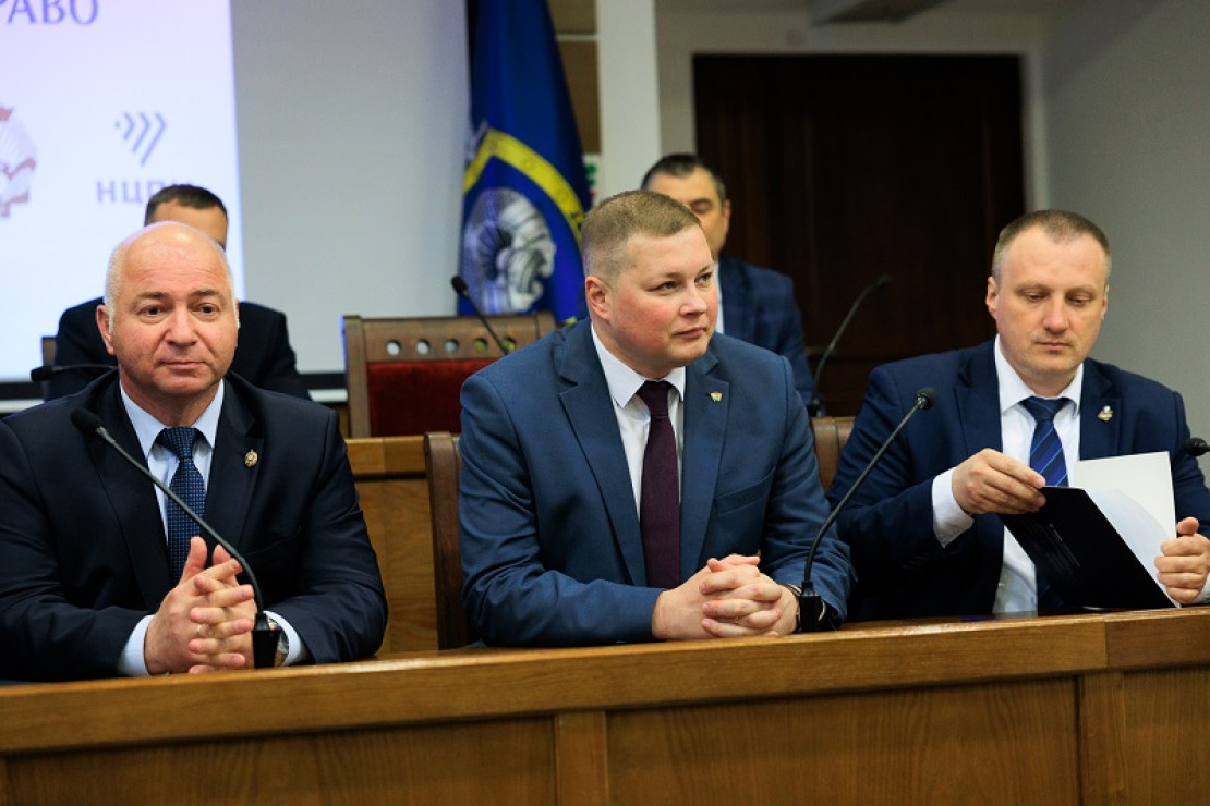 Прохоров: в Беларуси выстроена четкая система правового воспитания молодежи Прохоров: в Беларуси выстроена четкая система правового воспитания молодежи