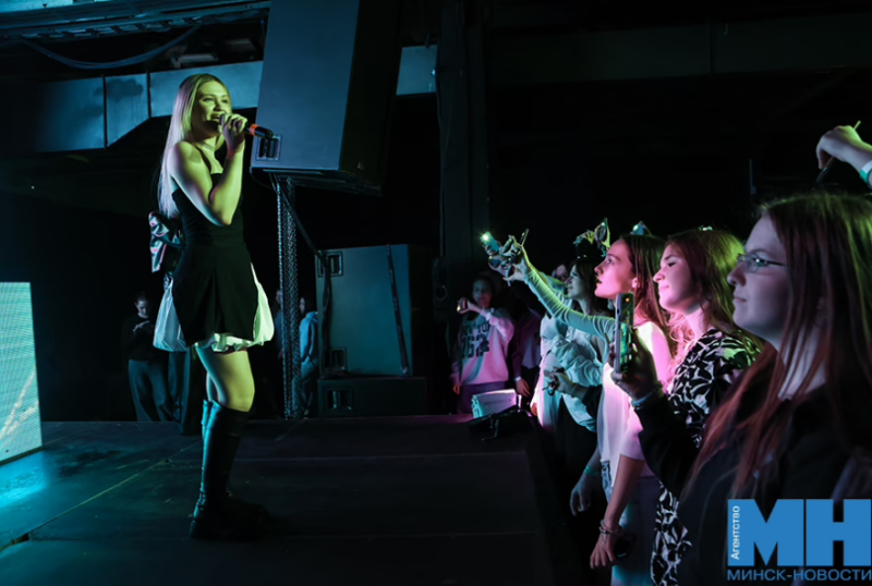 Столичные школьники зажгли на дискотеке «Залетаем в тренды — 2026»